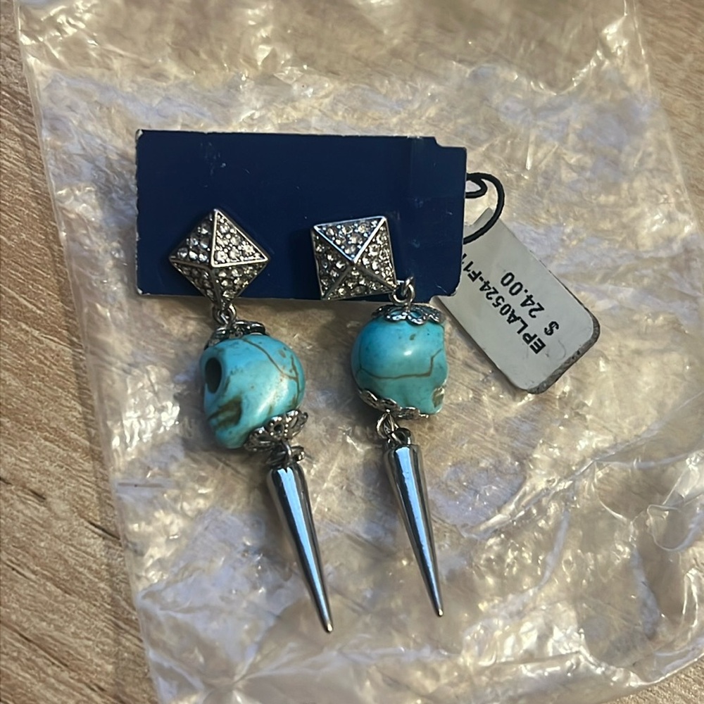 NWT LF Boston Skull Earring